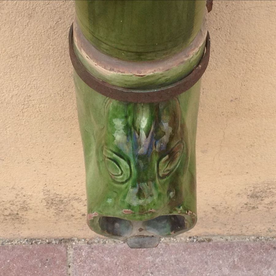 Decorative drainpipie in Collioure.